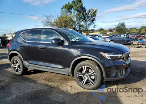 2024 Volvo Xc40 Core z USA, uszkodzony, nr VIN YV4L12UK2R2336331